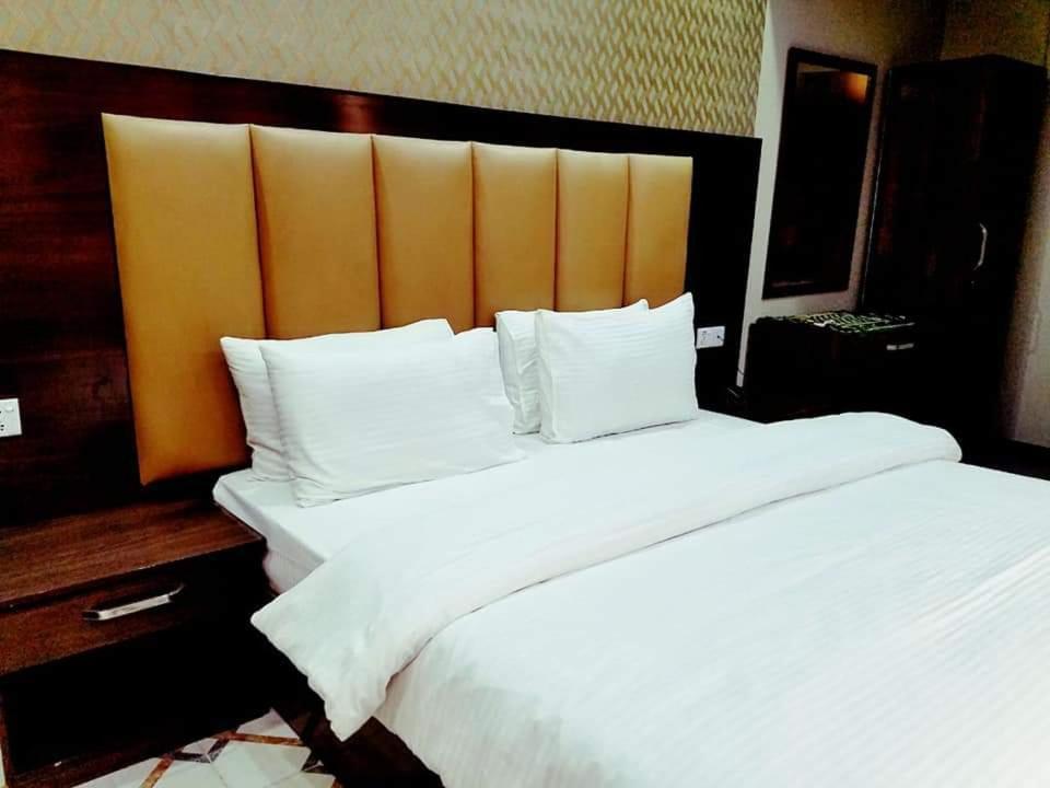 Diplomat Inn Карачі Екстер'єр фото