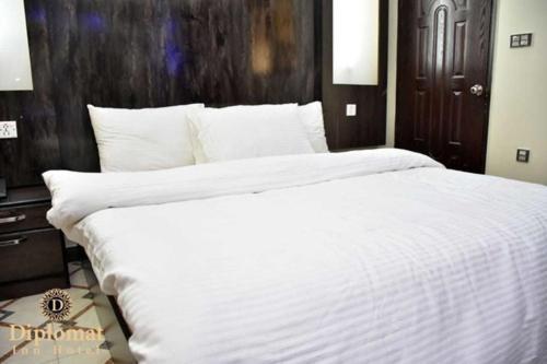 Diplomat Inn Карачі Екстер'єр фото